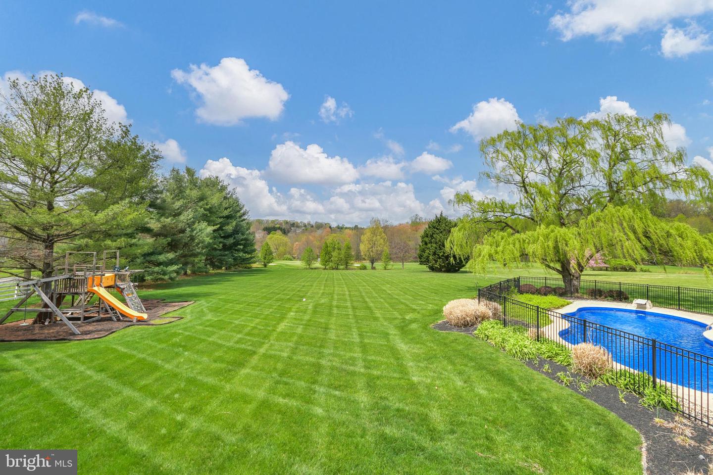 3421 Tuckaway Dr