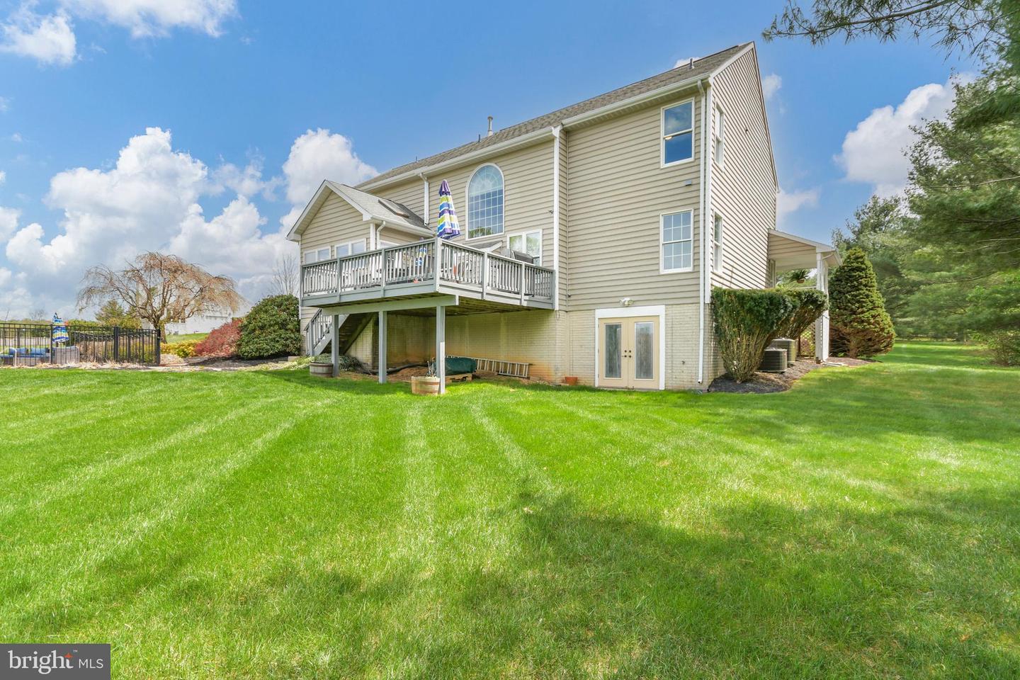 3421 Tuckaway Dr