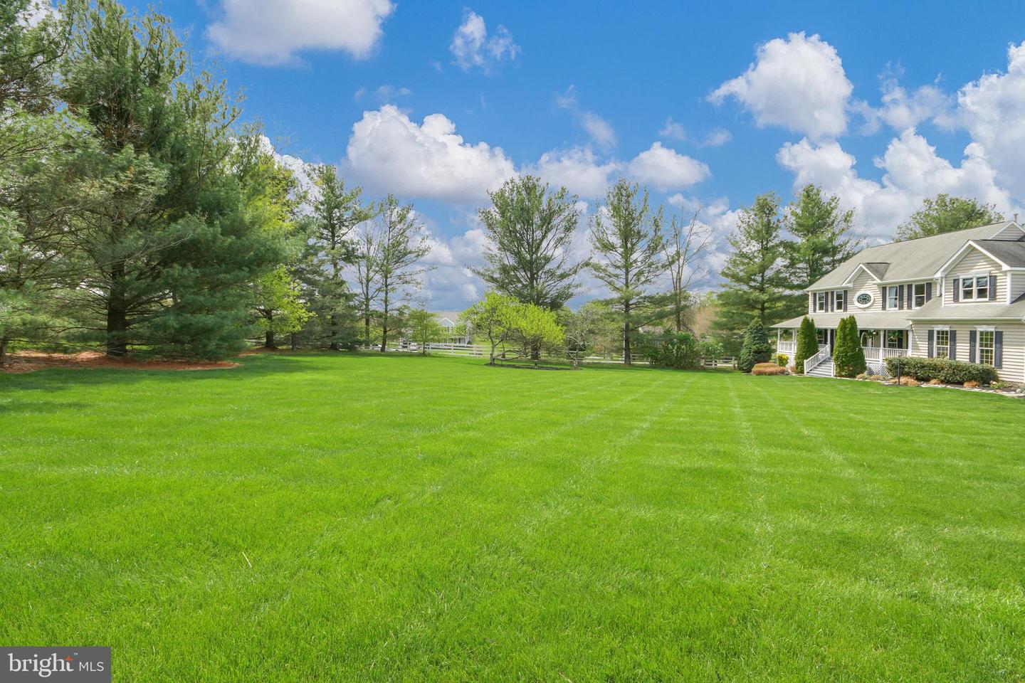 3421 Tuckaway Dr
