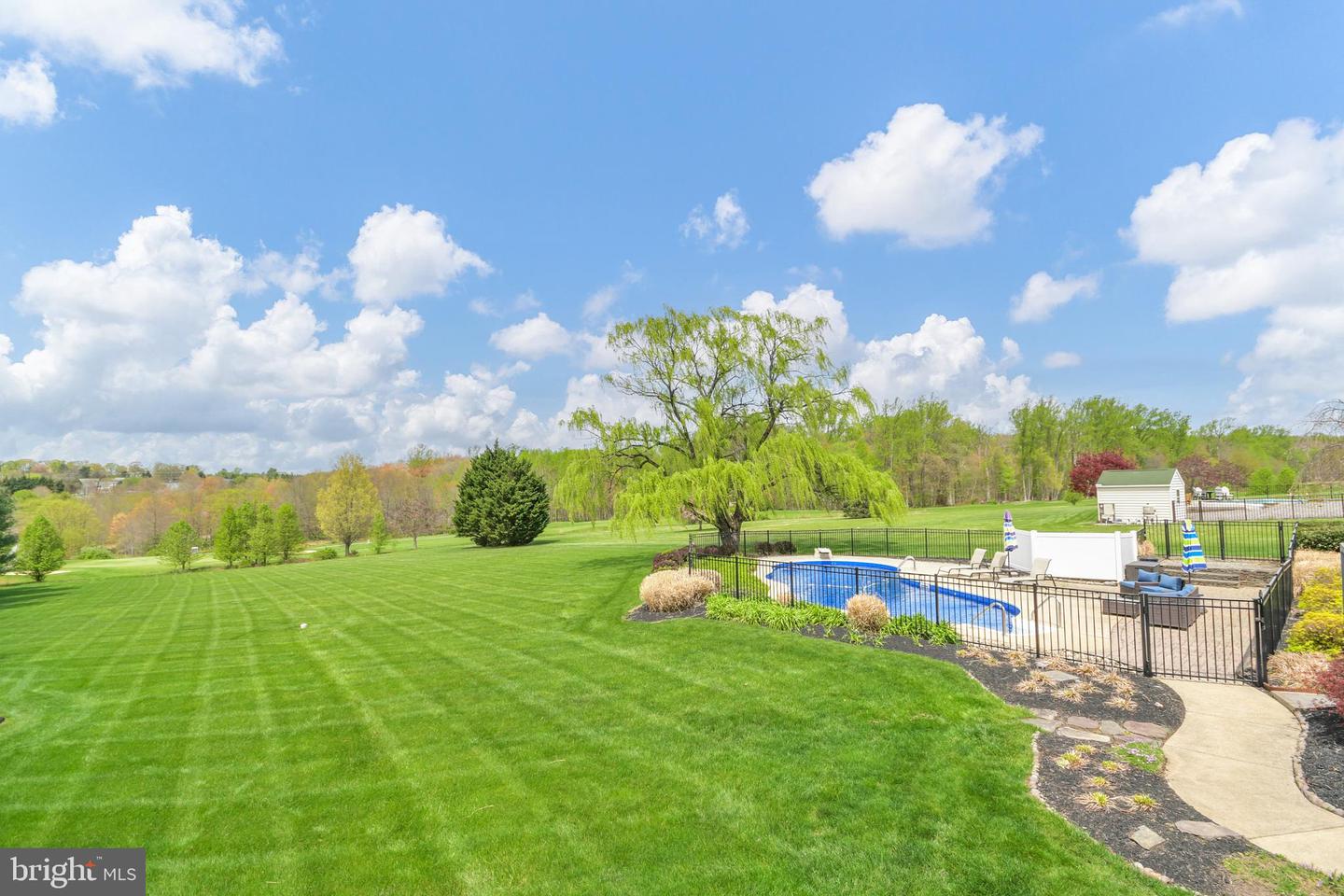 3421 Tuckaway Dr