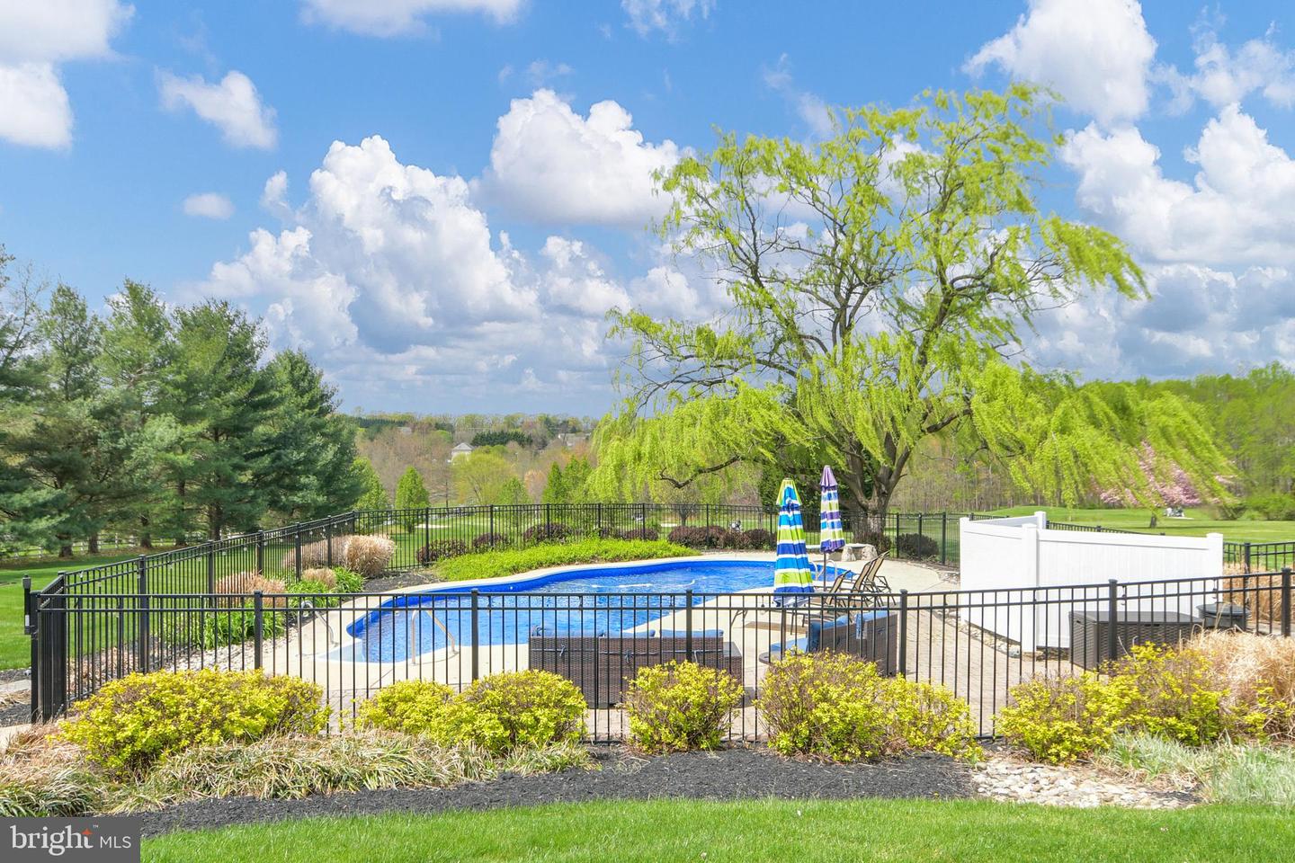 3421 Tuckaway Dr