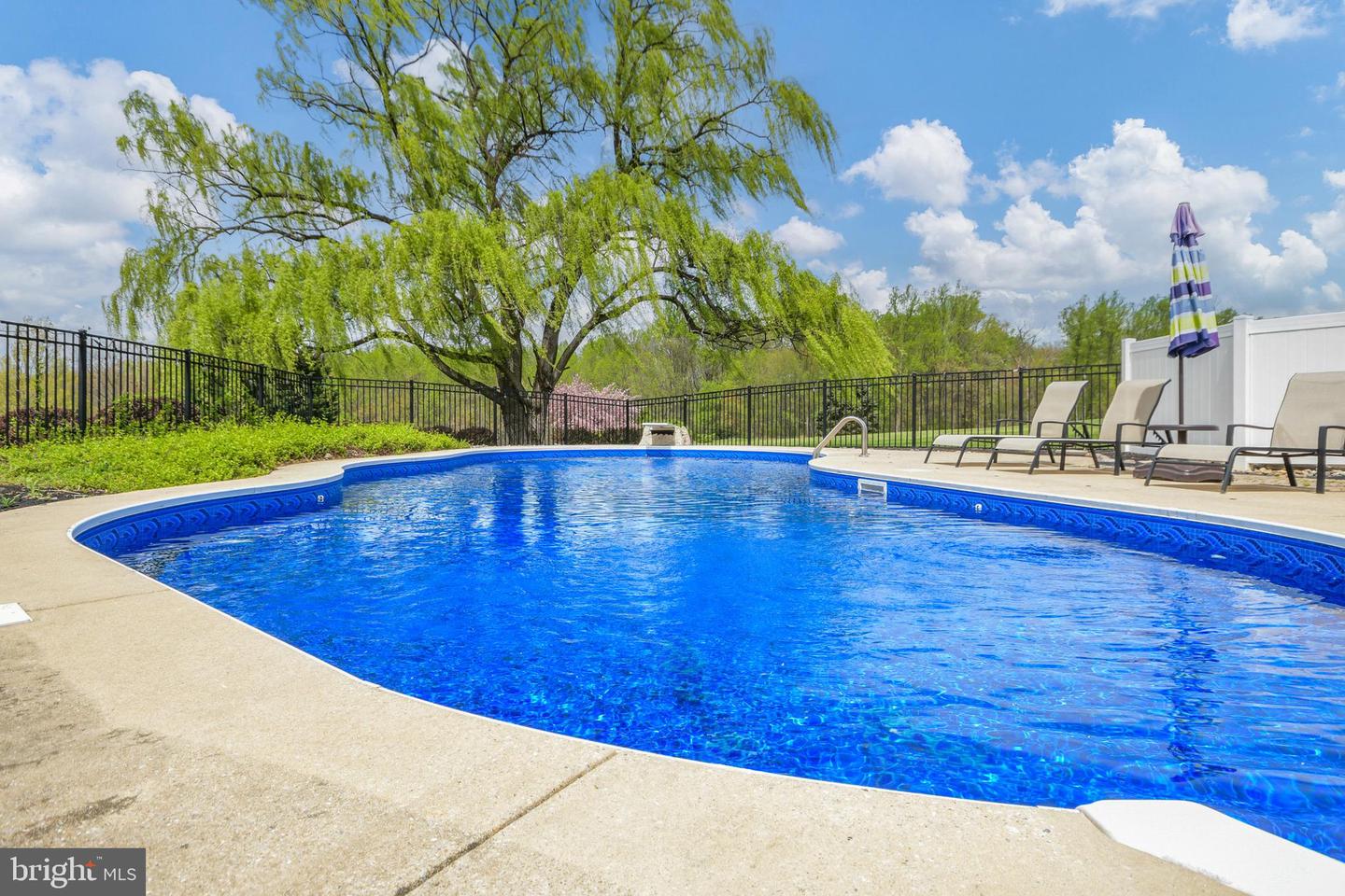 3421 Tuckaway Dr
