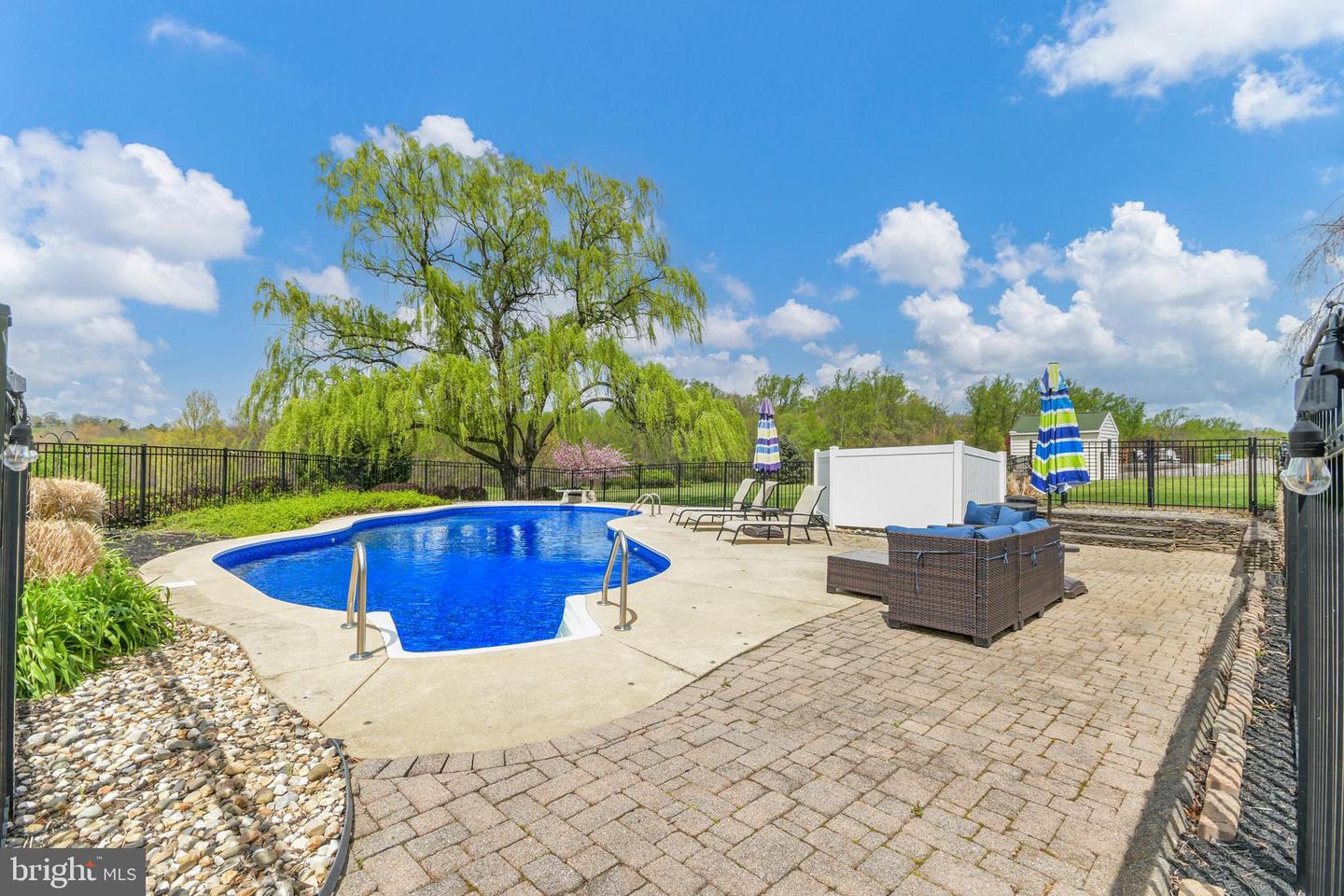 3421 Tuckaway Dr