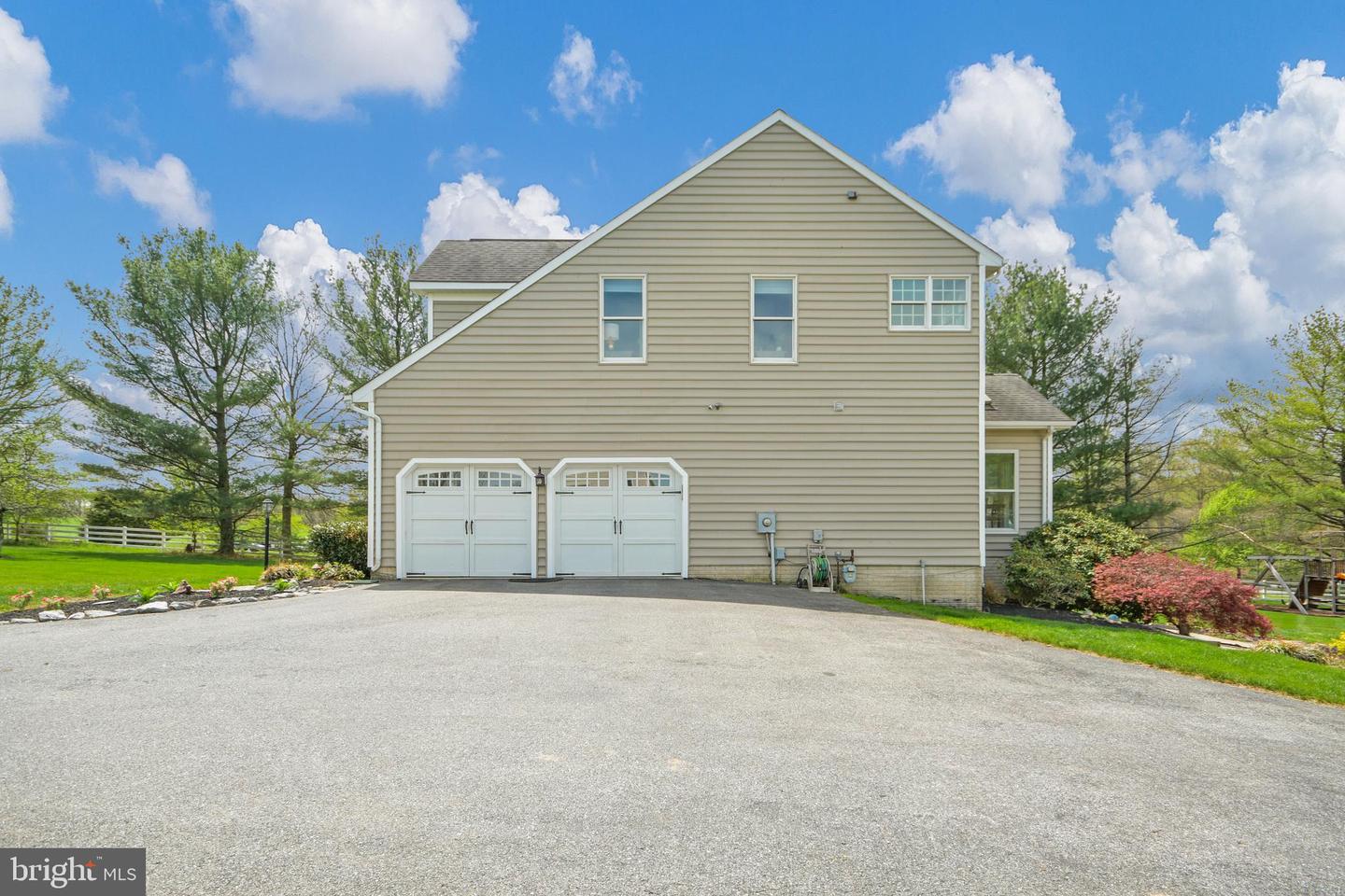 3421 Tuckaway Dr