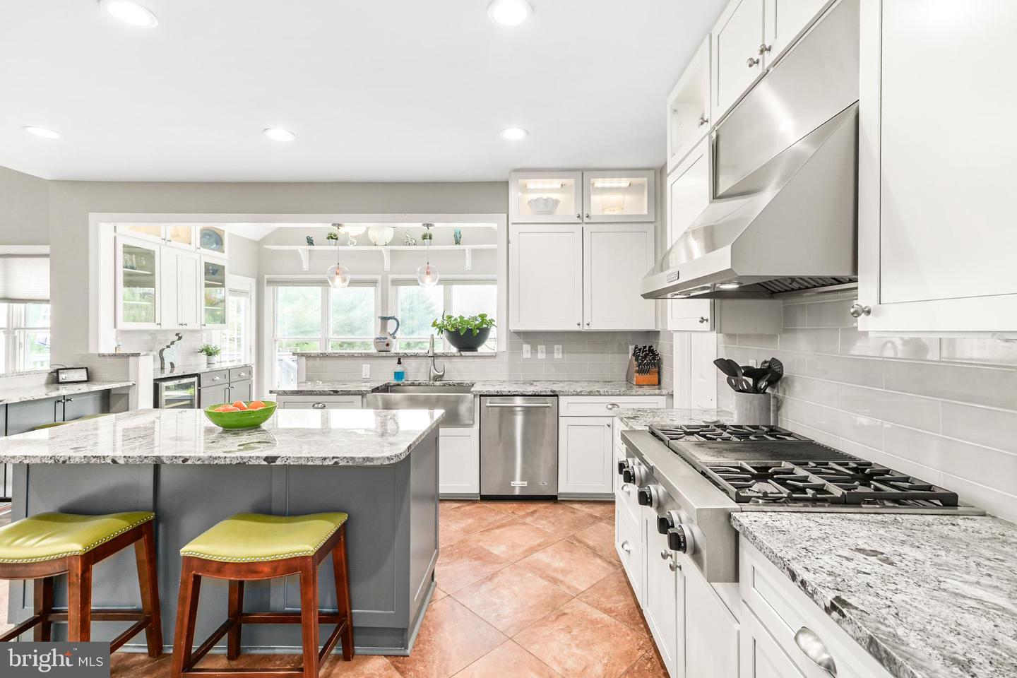 3421 Tuckaway Dr