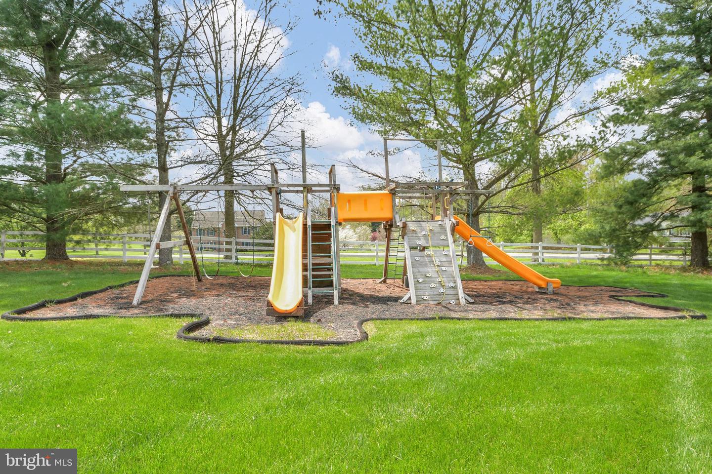 3421 Tuckaway Dr