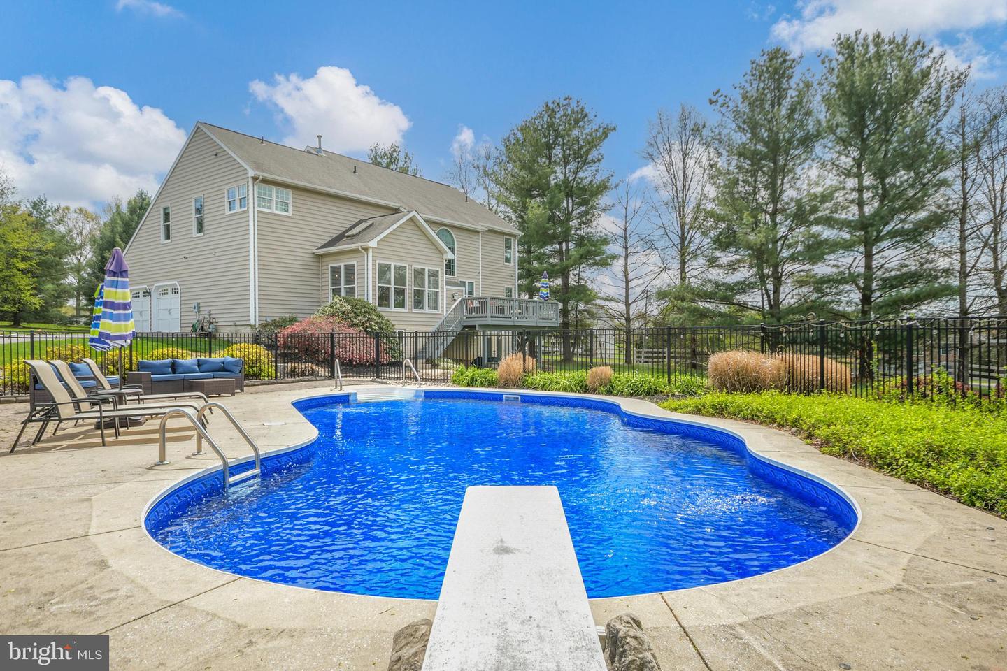 3421 Tuckaway Dr