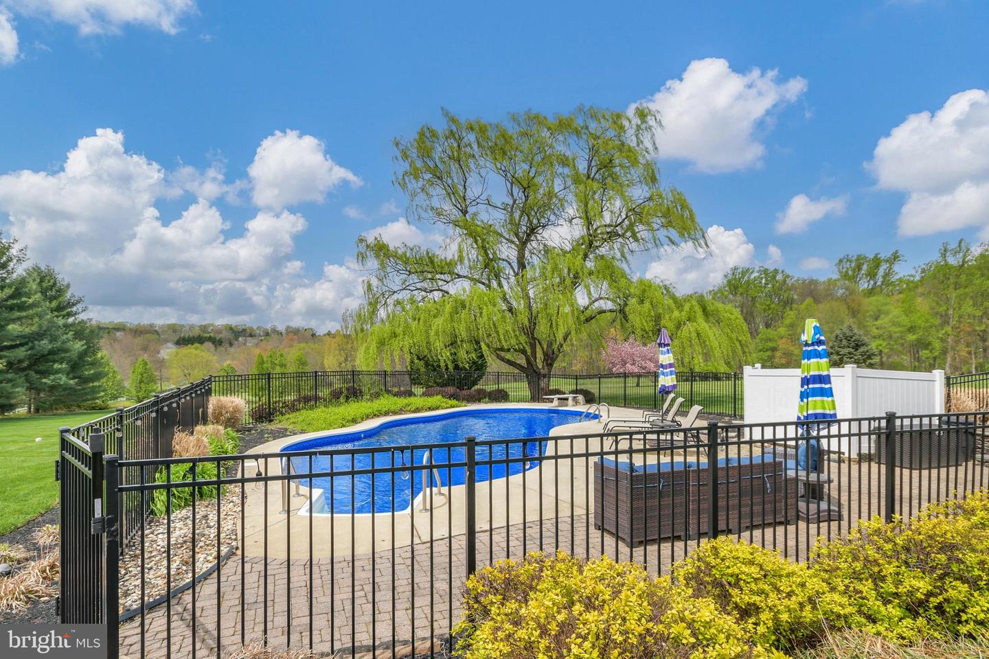 3421 Tuckaway Dr