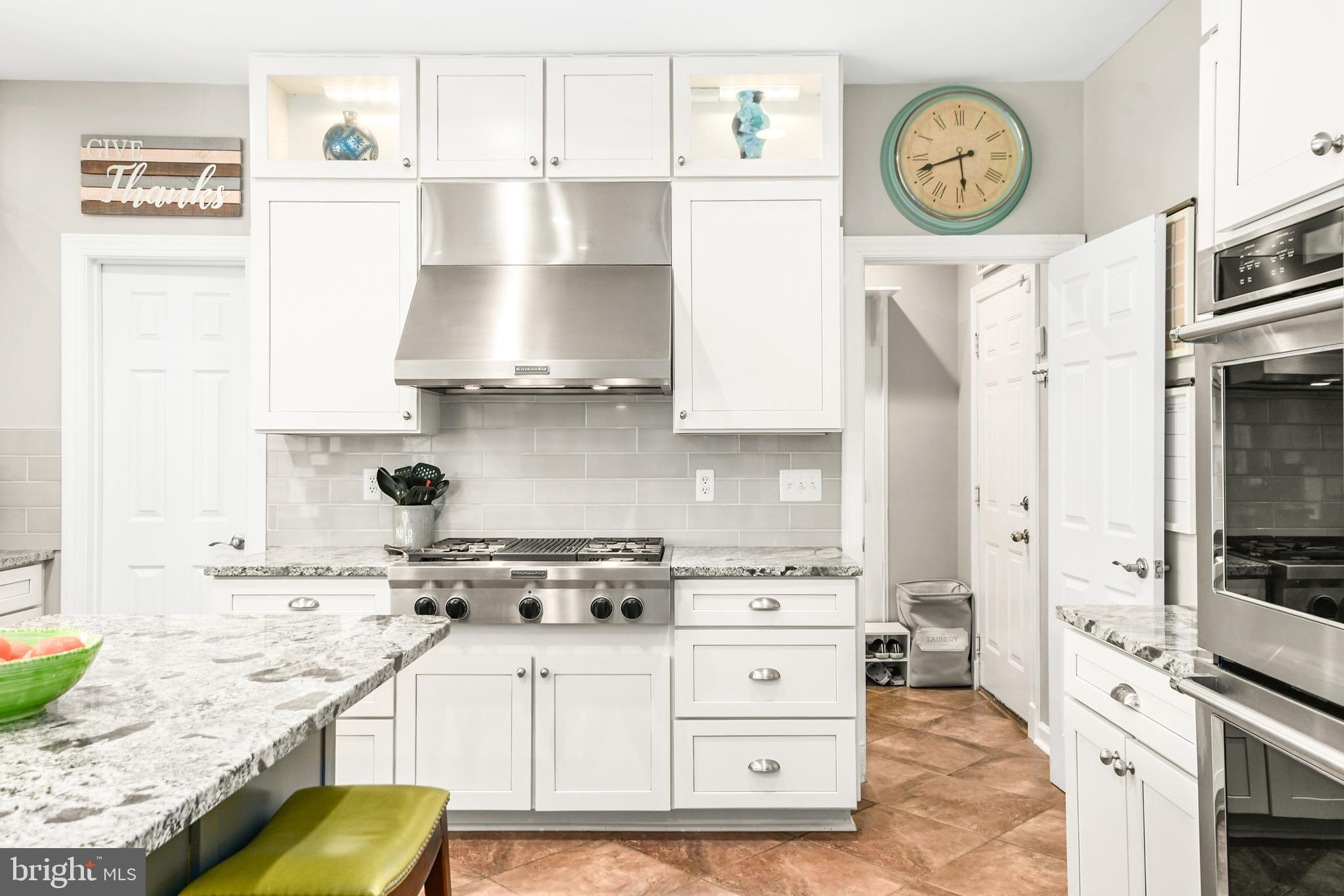 3421 Tuckaway Dr