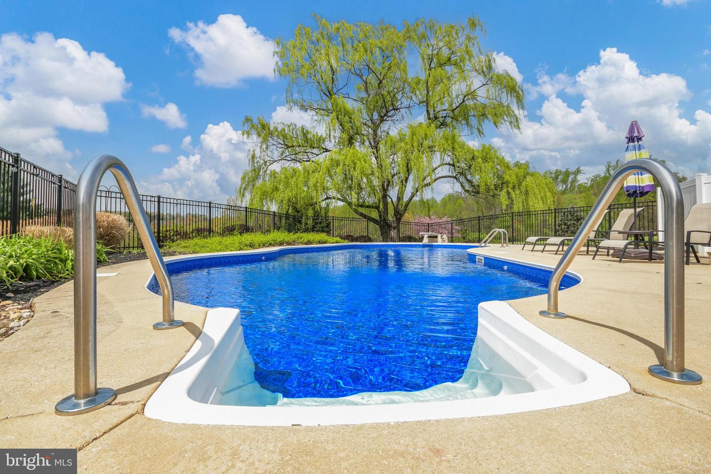 3421 Tuckaway Dr