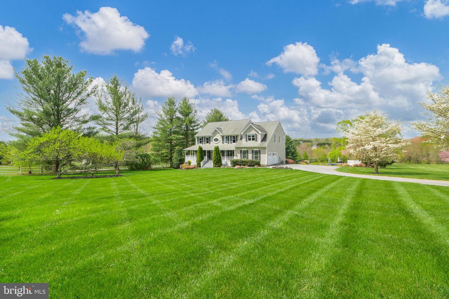 3421 Tuckaway Dr