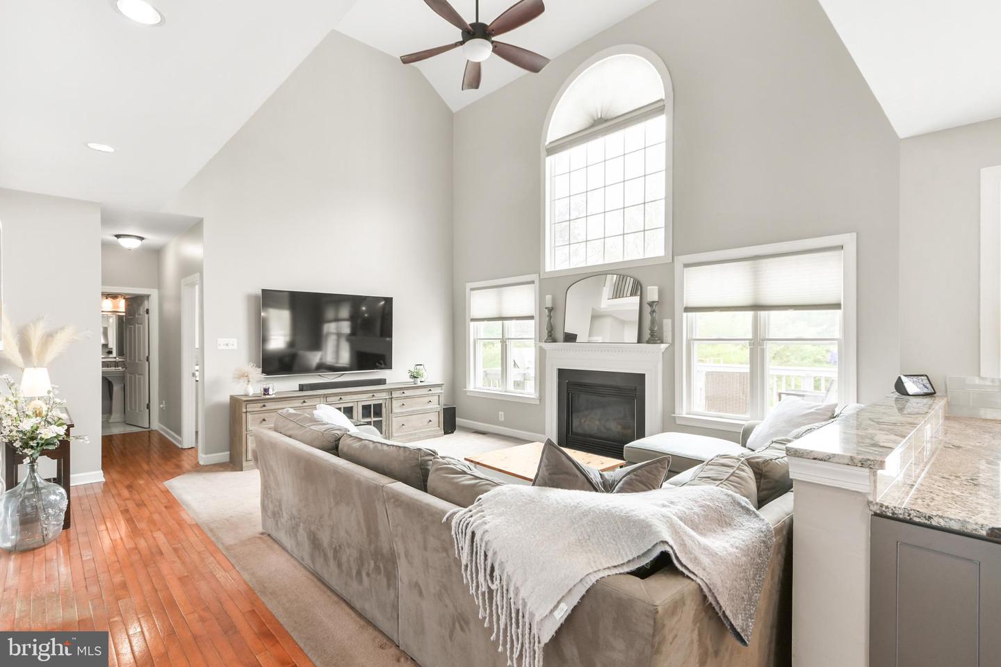 3421 Tuckaway Dr
