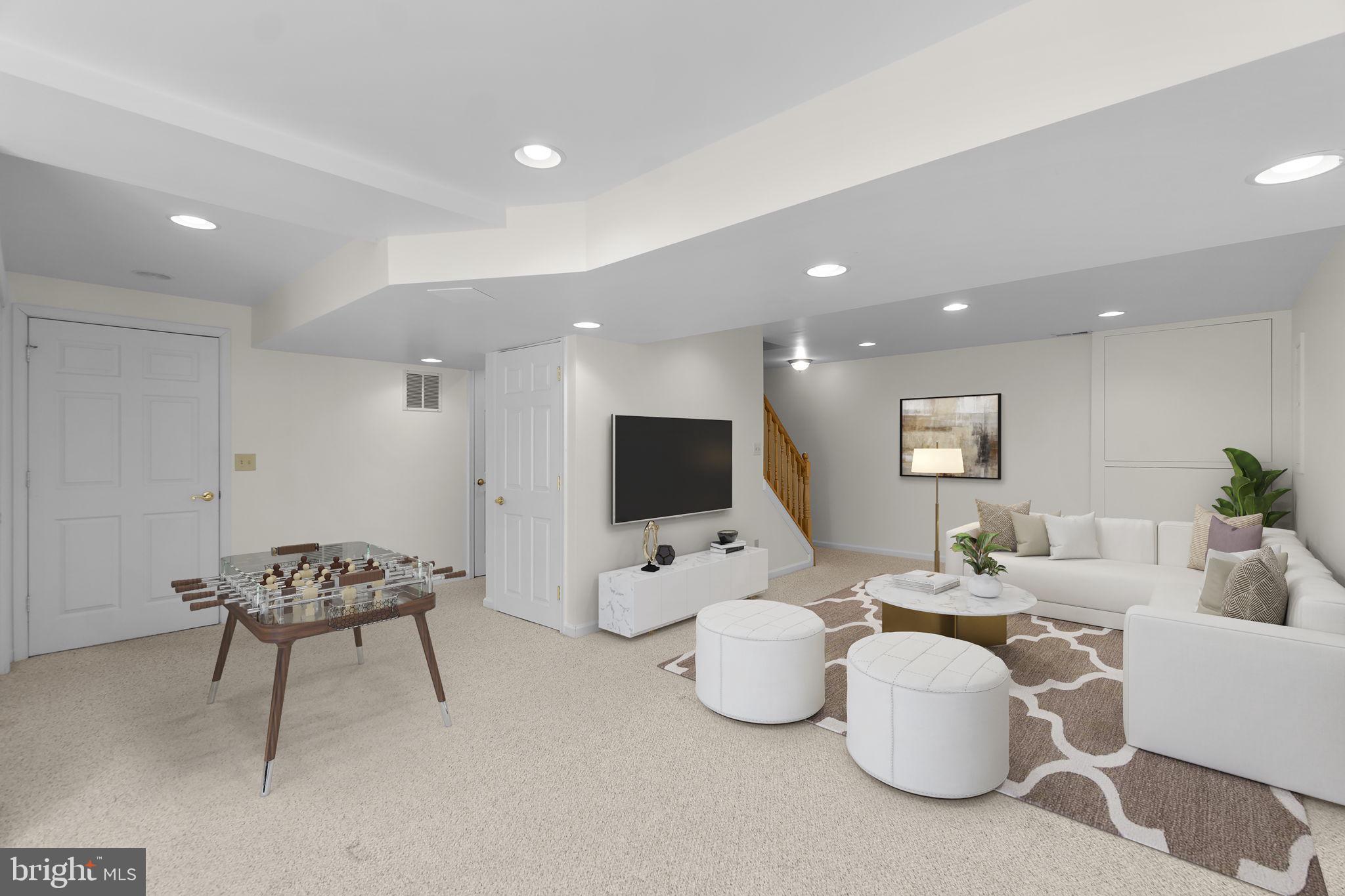 942 LITCHFIELD CIRCLE