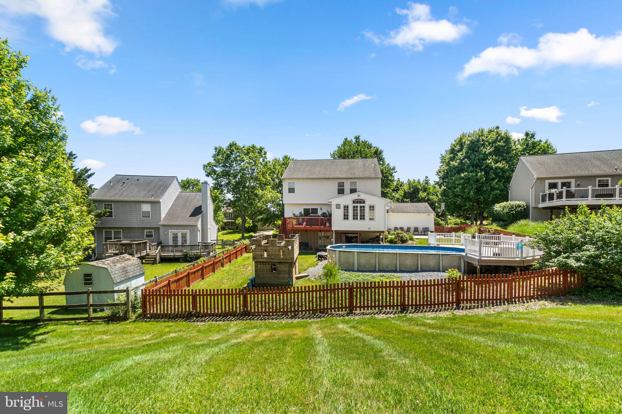 942 LITCHFIELD CIRCLE