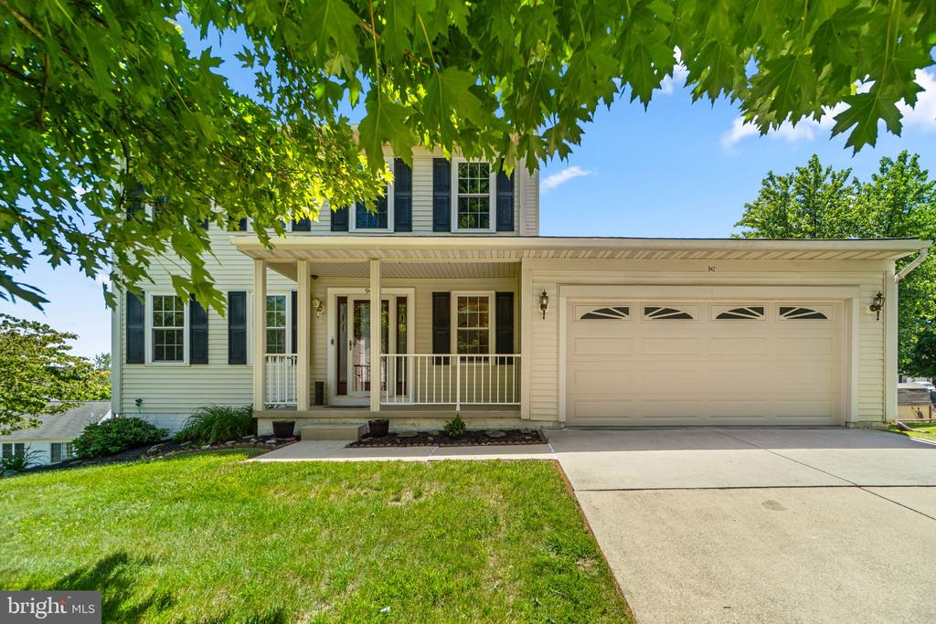 942 LITCHFIELD CIRCLE