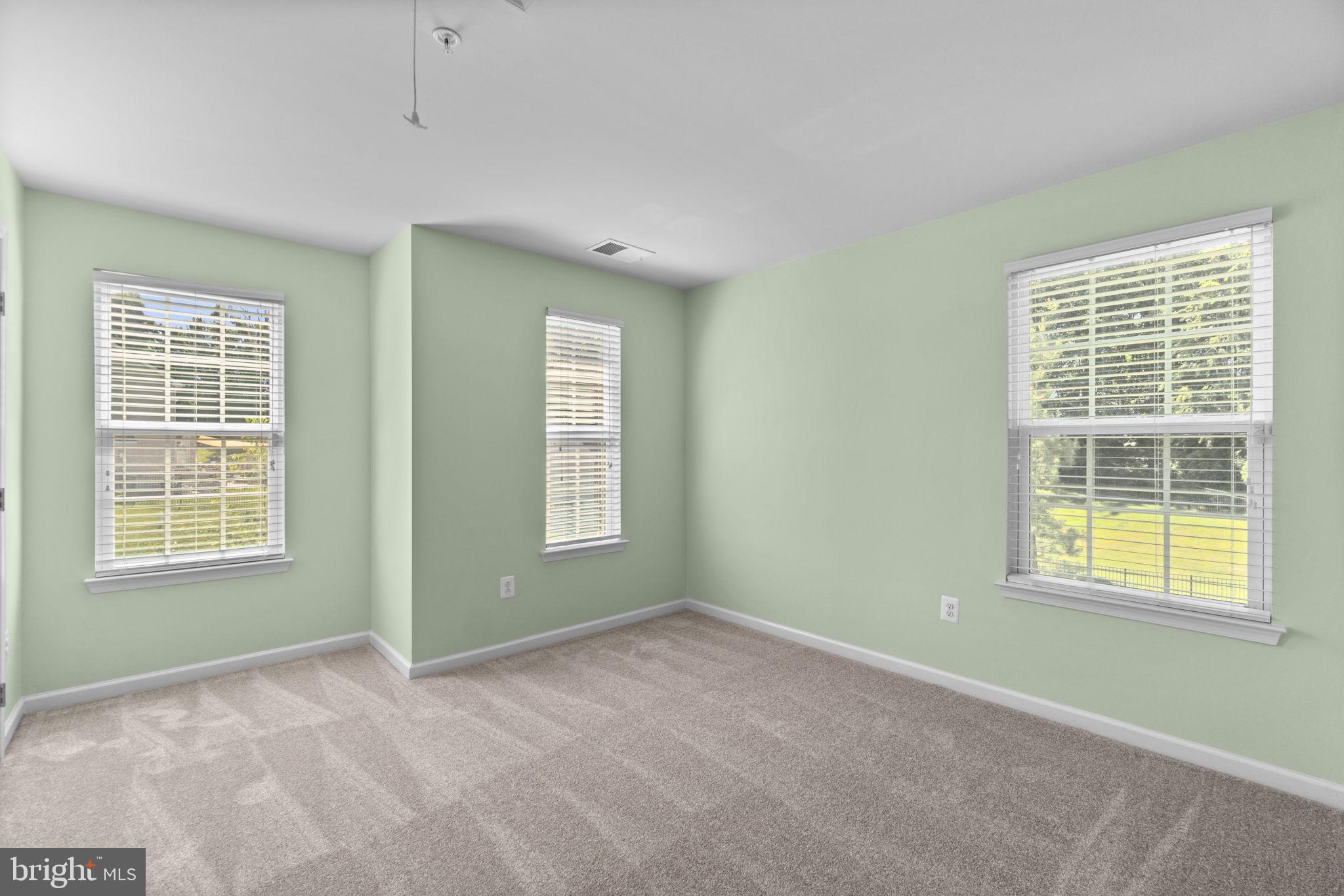 696 WILFORD COURT