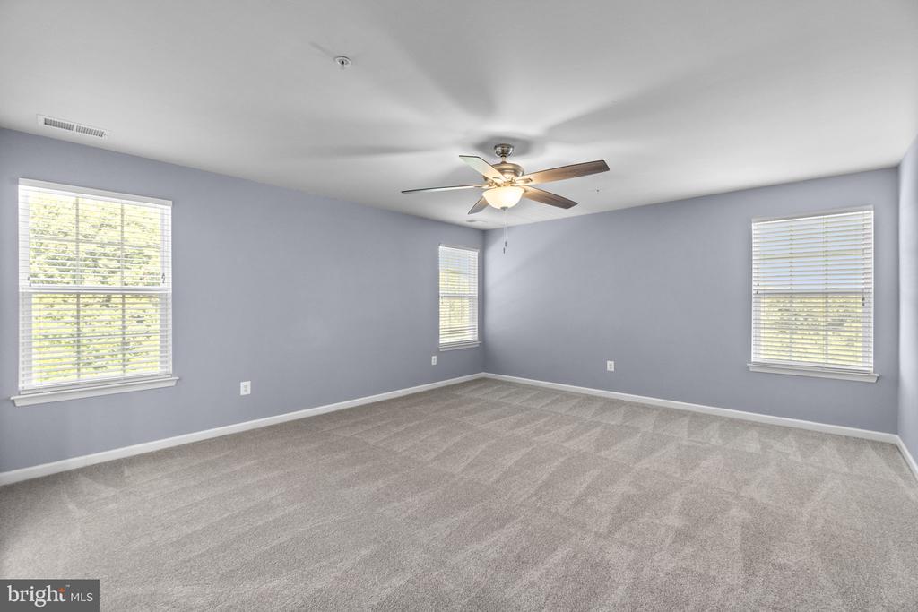 696 WILFORD COURT