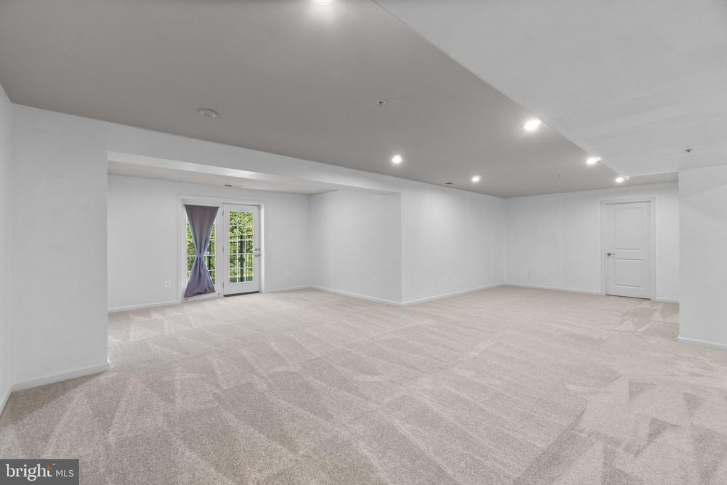 696 WILFORD COURT