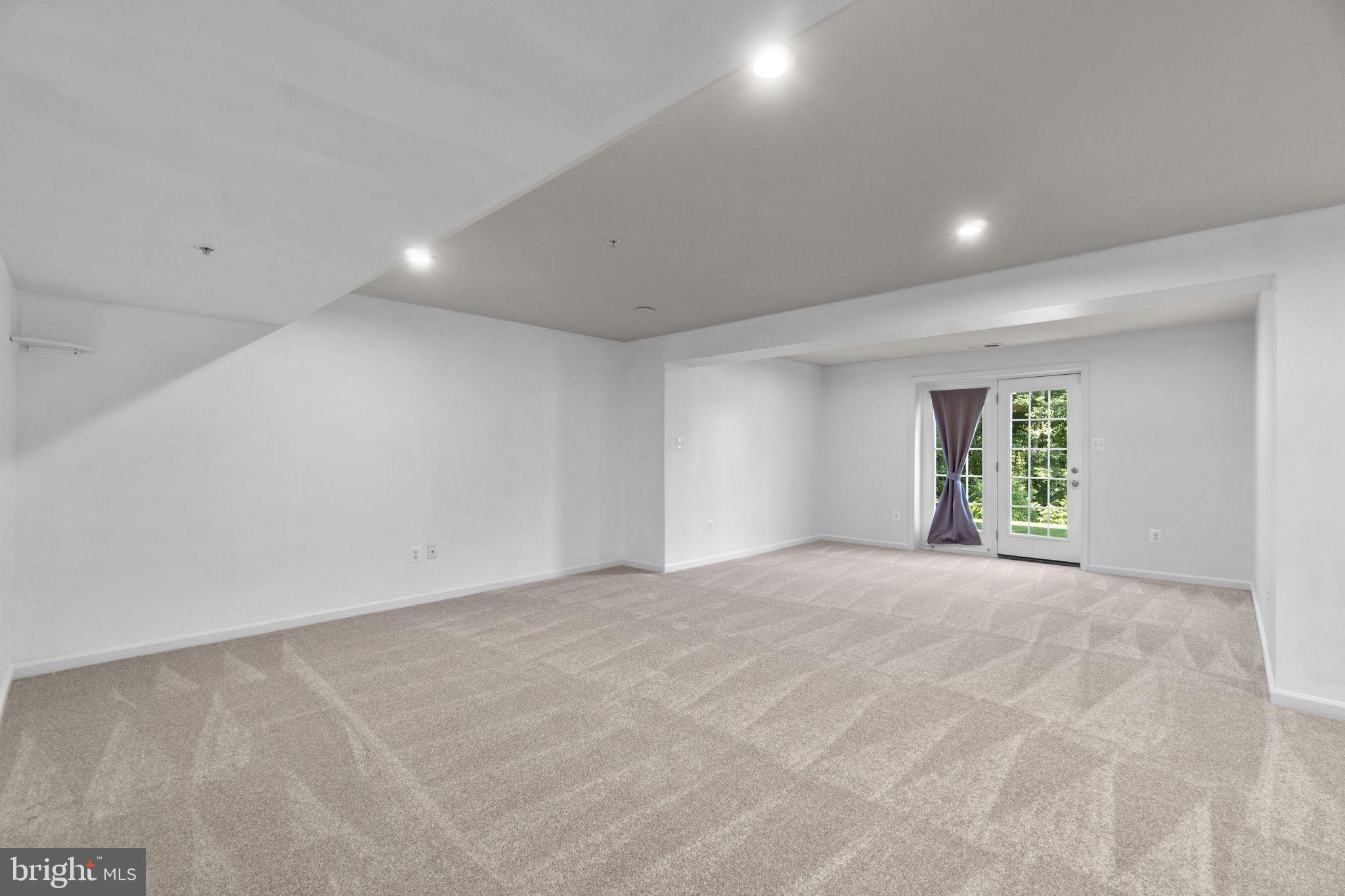 696 WILFORD COURT