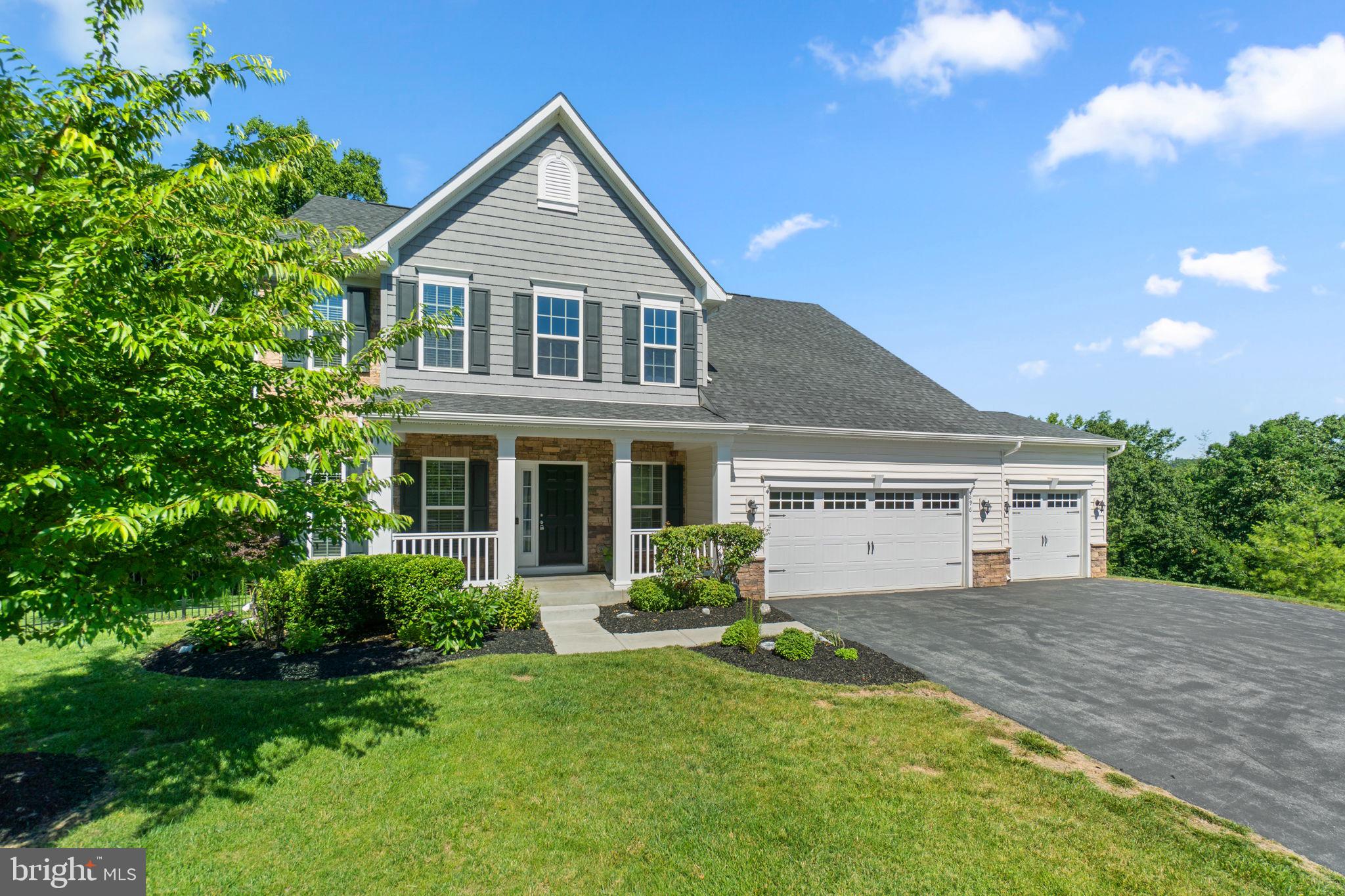 696 WILFORD COURT