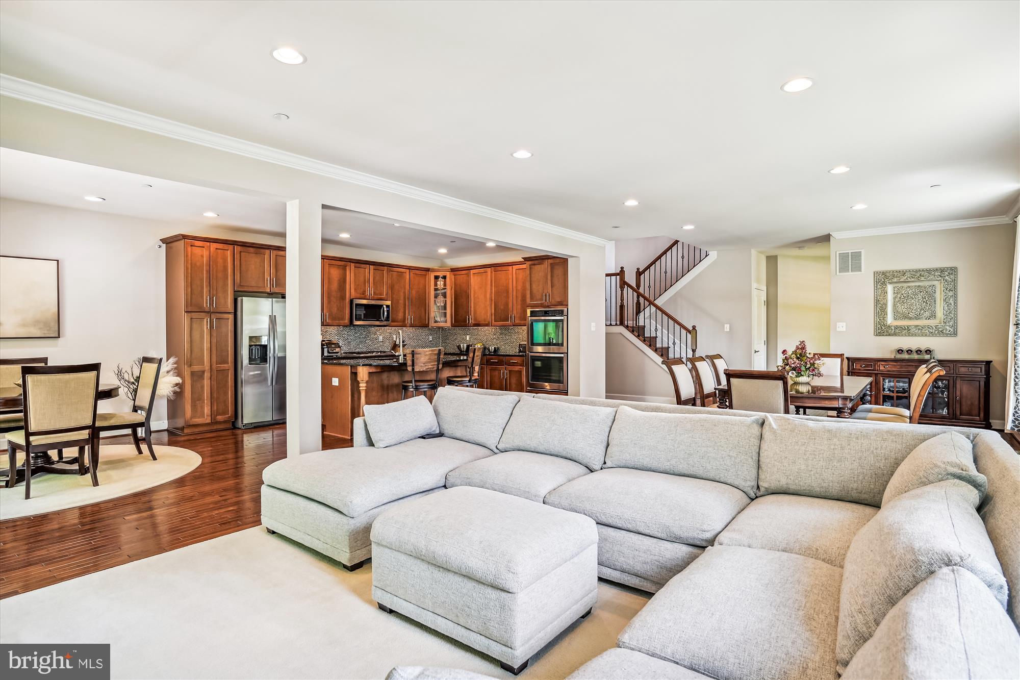 10954 Fairmont Ln
