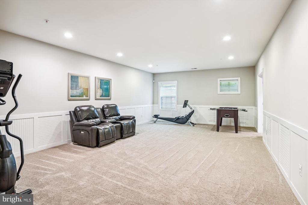 10954 Fairmont Ln