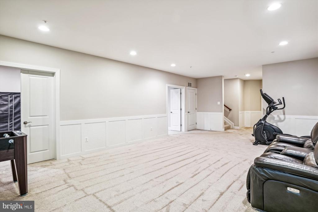 10954 Fairmont Ln
