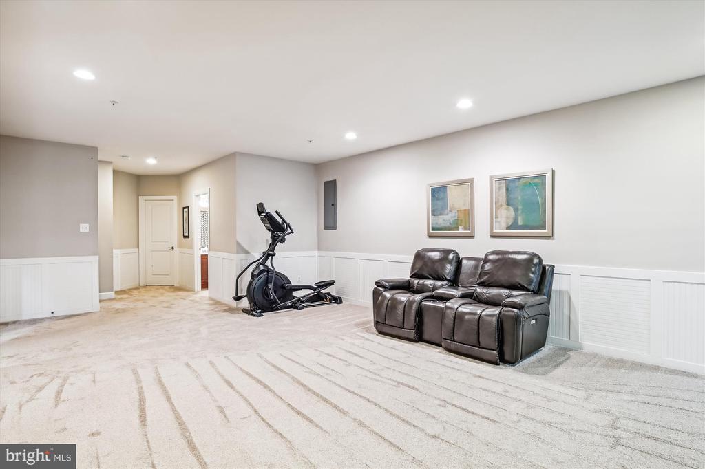 10954 Fairmont Ln