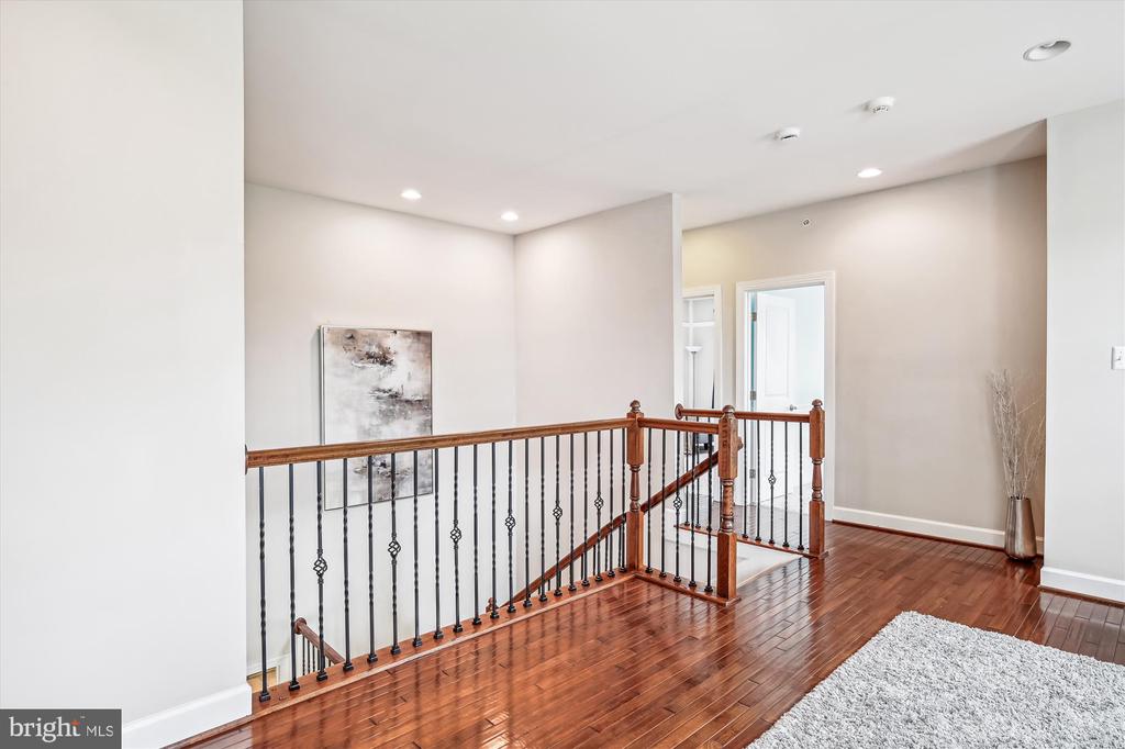 10954 Fairmont Ln