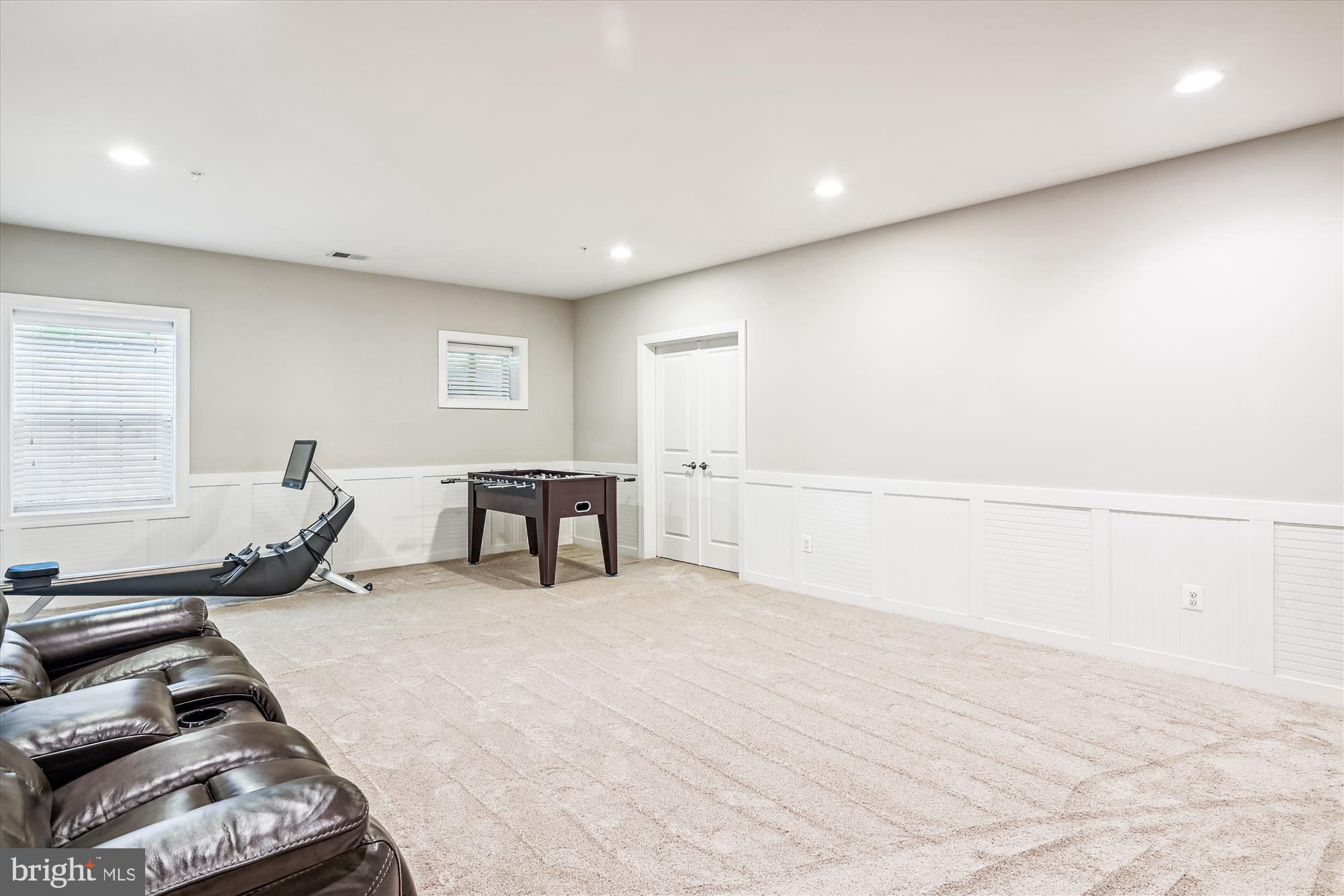 10954 Fairmont Ln