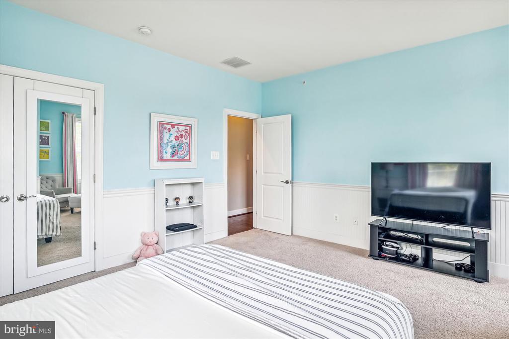 10954 Fairmont Ln