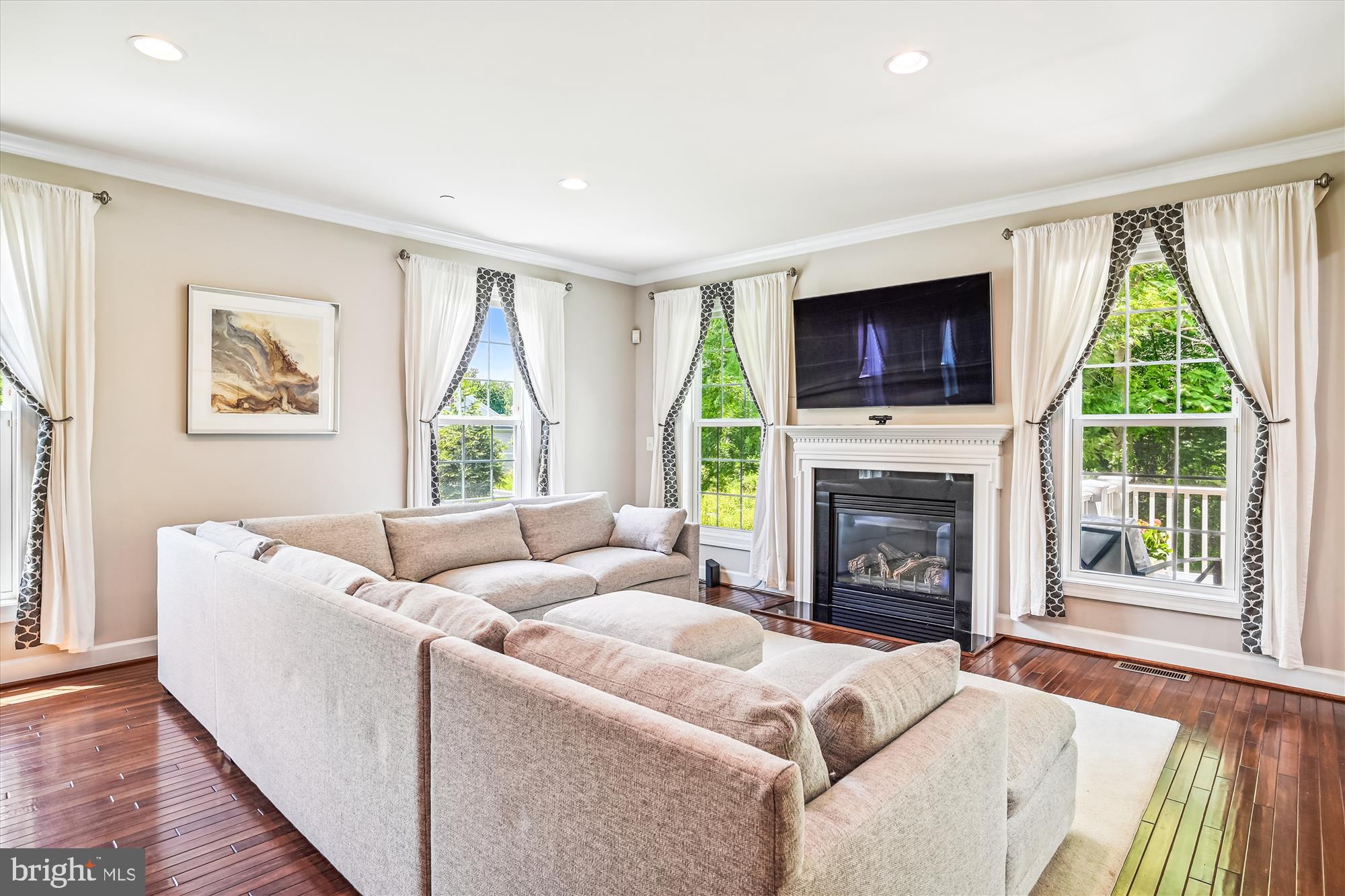 10954 Fairmont Ln