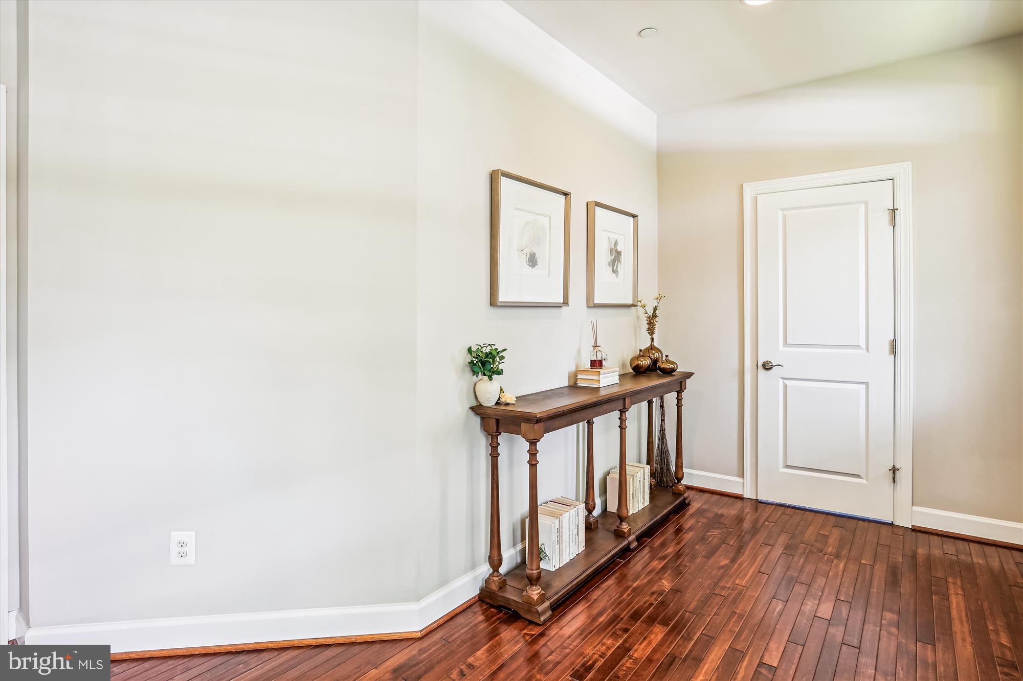 10954 Fairmont Ln