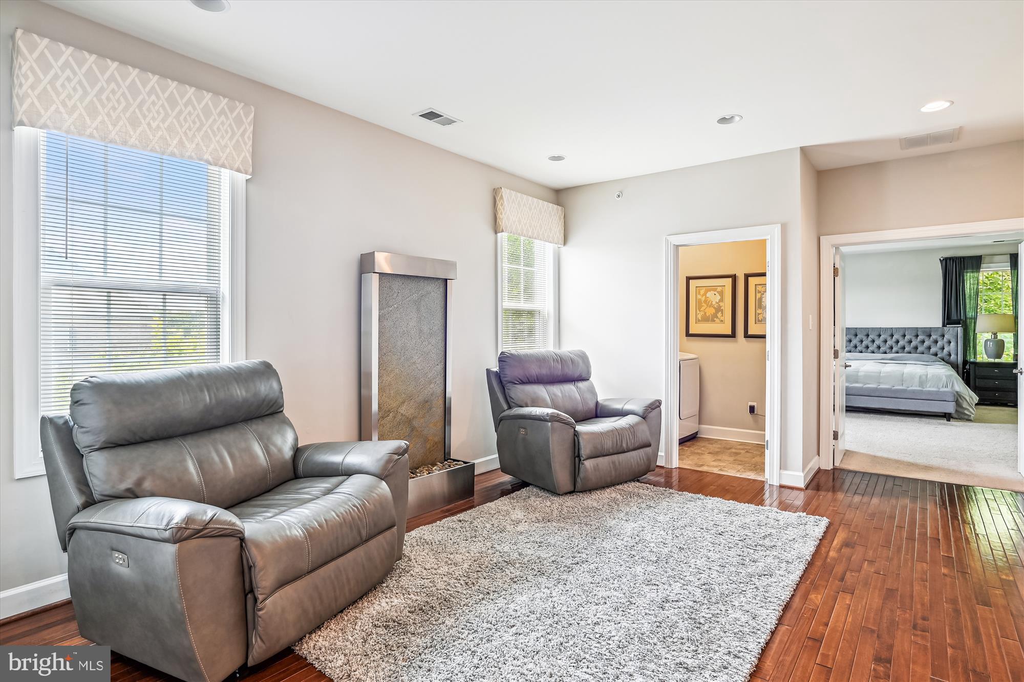 10954 Fairmont Ln