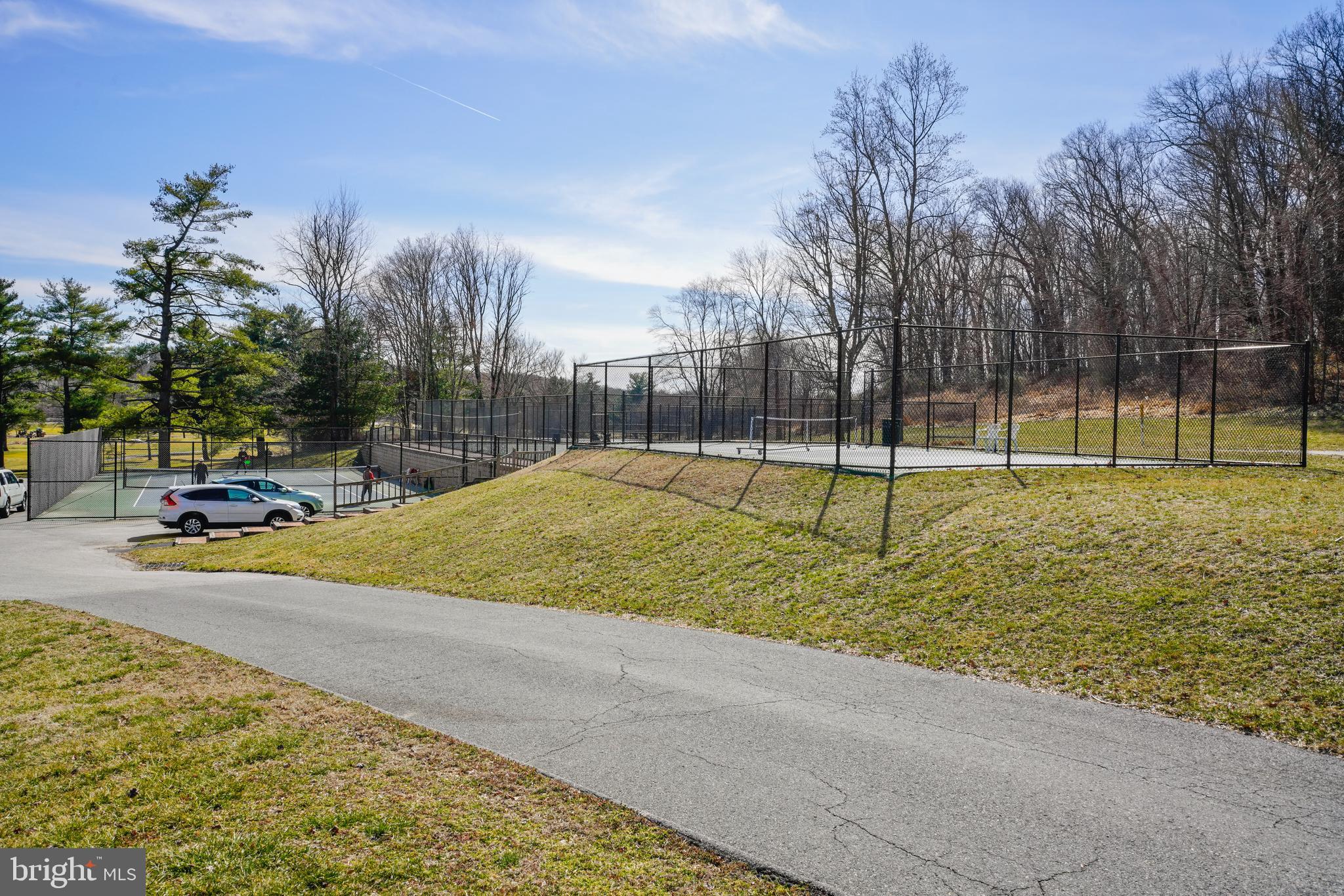 10954 Fairmont Ln