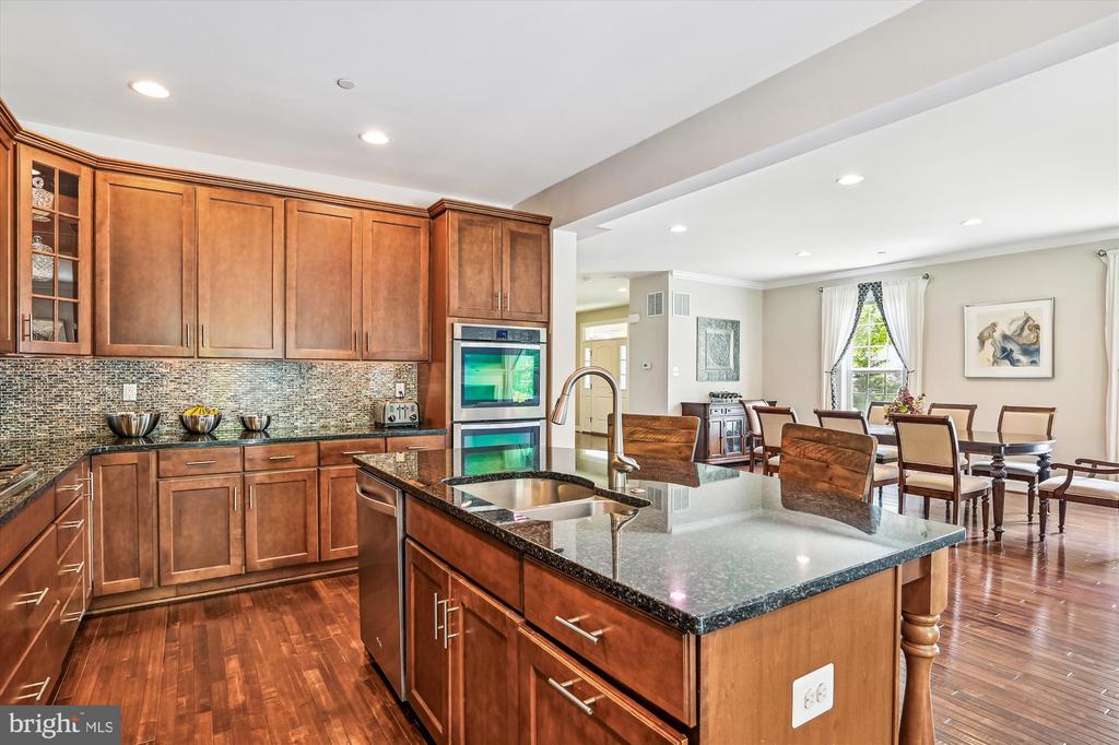 10954 Fairmont Ln