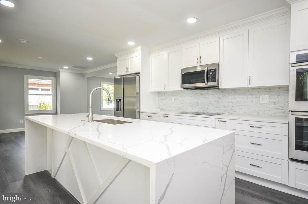 3914 SAINT JOHNS LANE