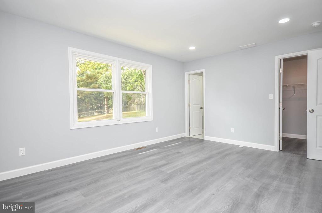 3914 SAINT JOHNS LANE
