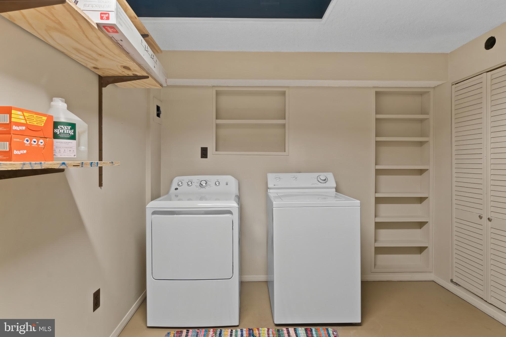 7172 ATTIC WINDOW WAY