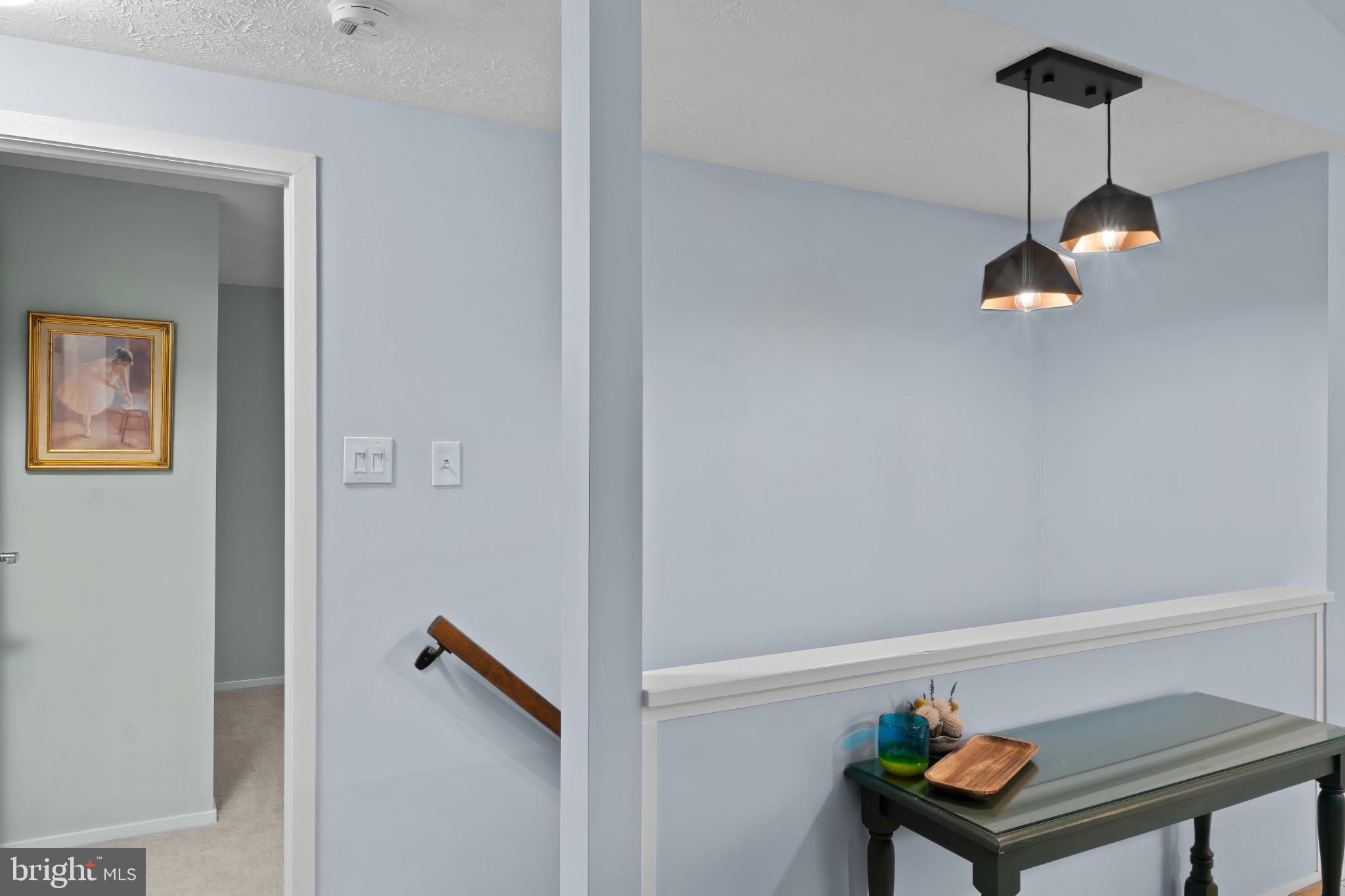 7172 ATTIC WINDOW WAY