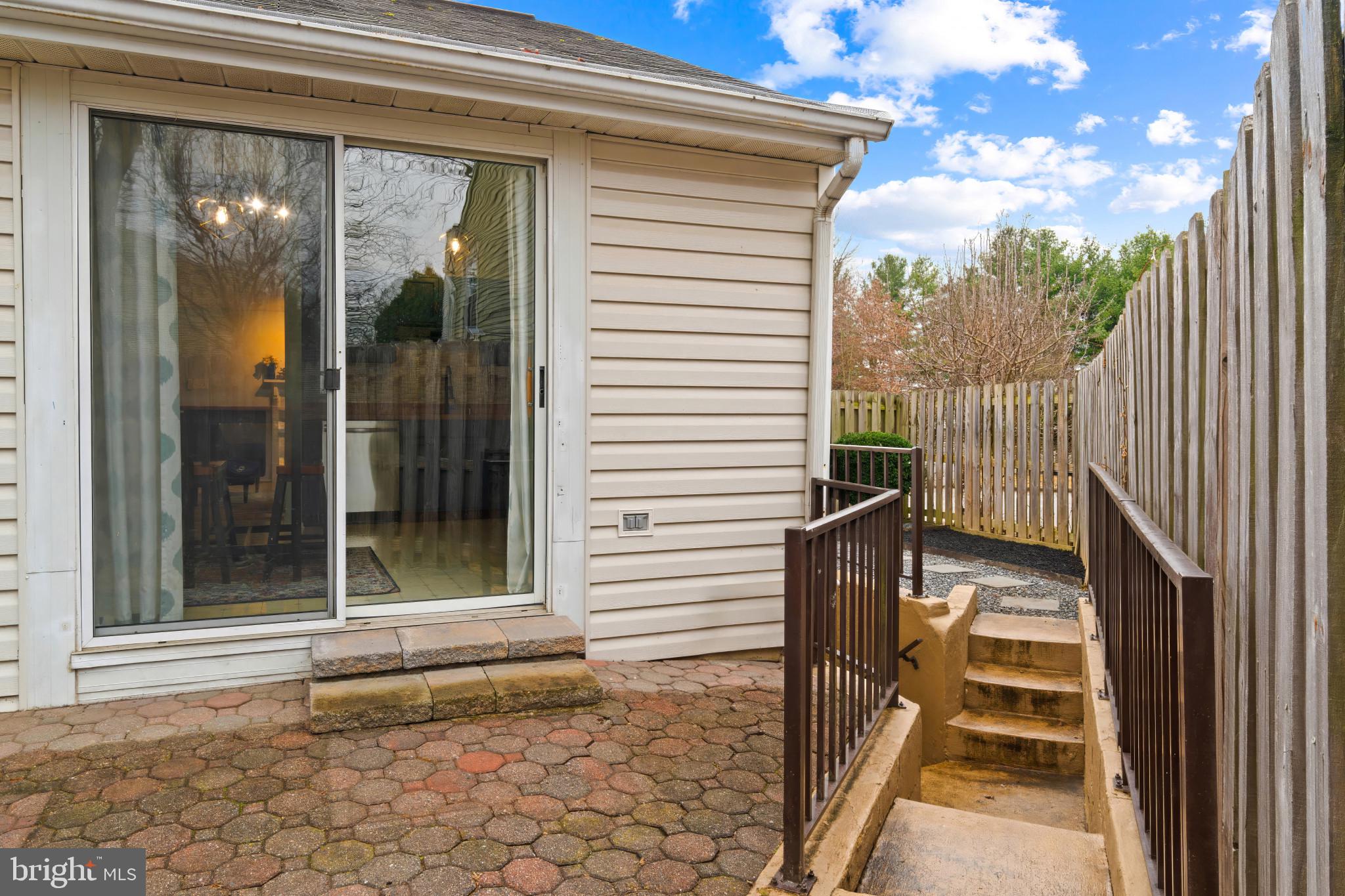 7172 ATTIC WINDOW WAY