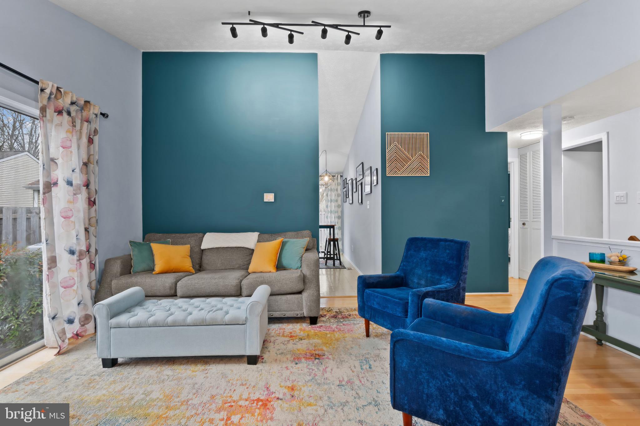 7172 ATTIC WINDOW WAY