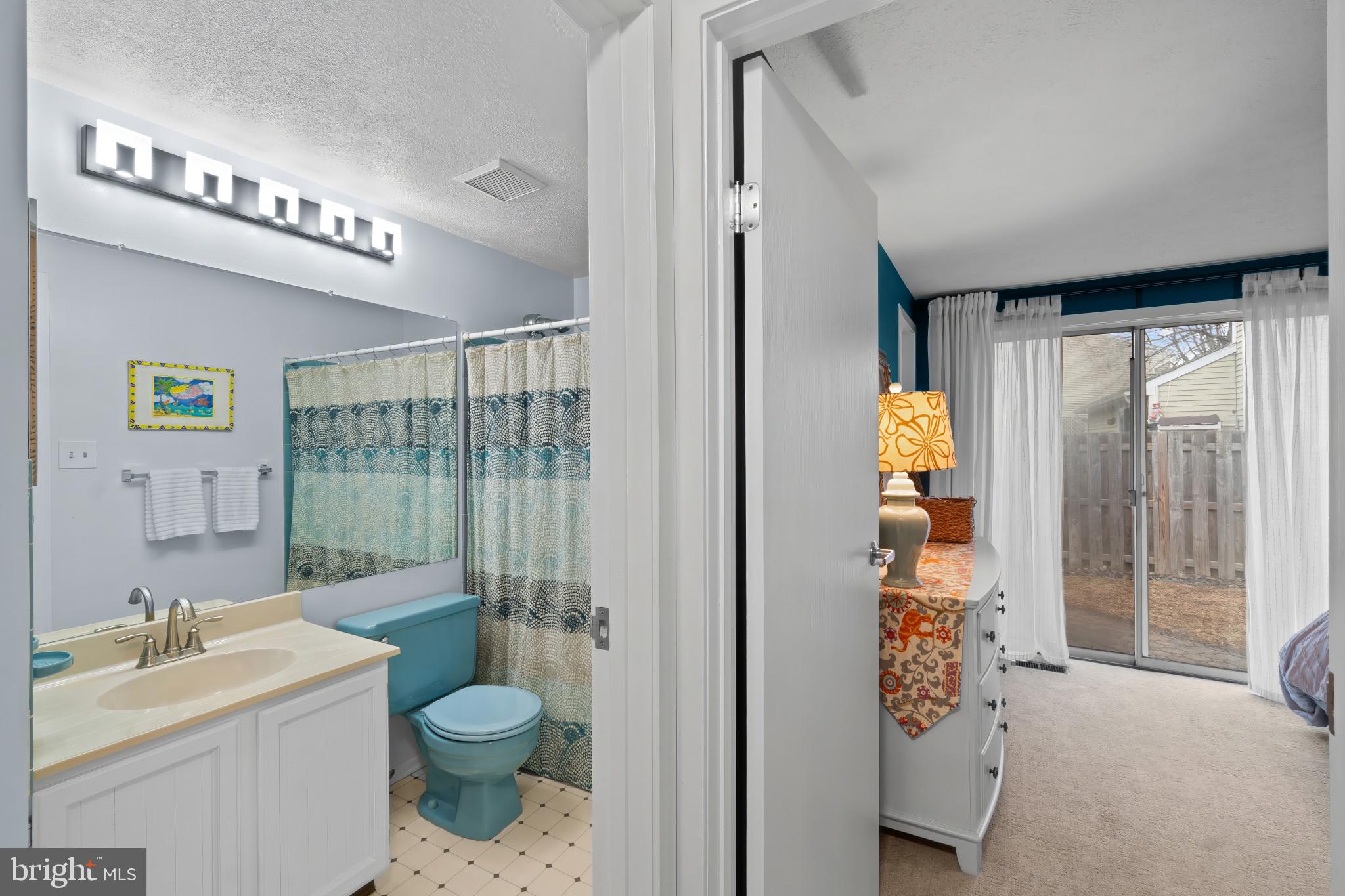 7172 ATTIC WINDOW WAY