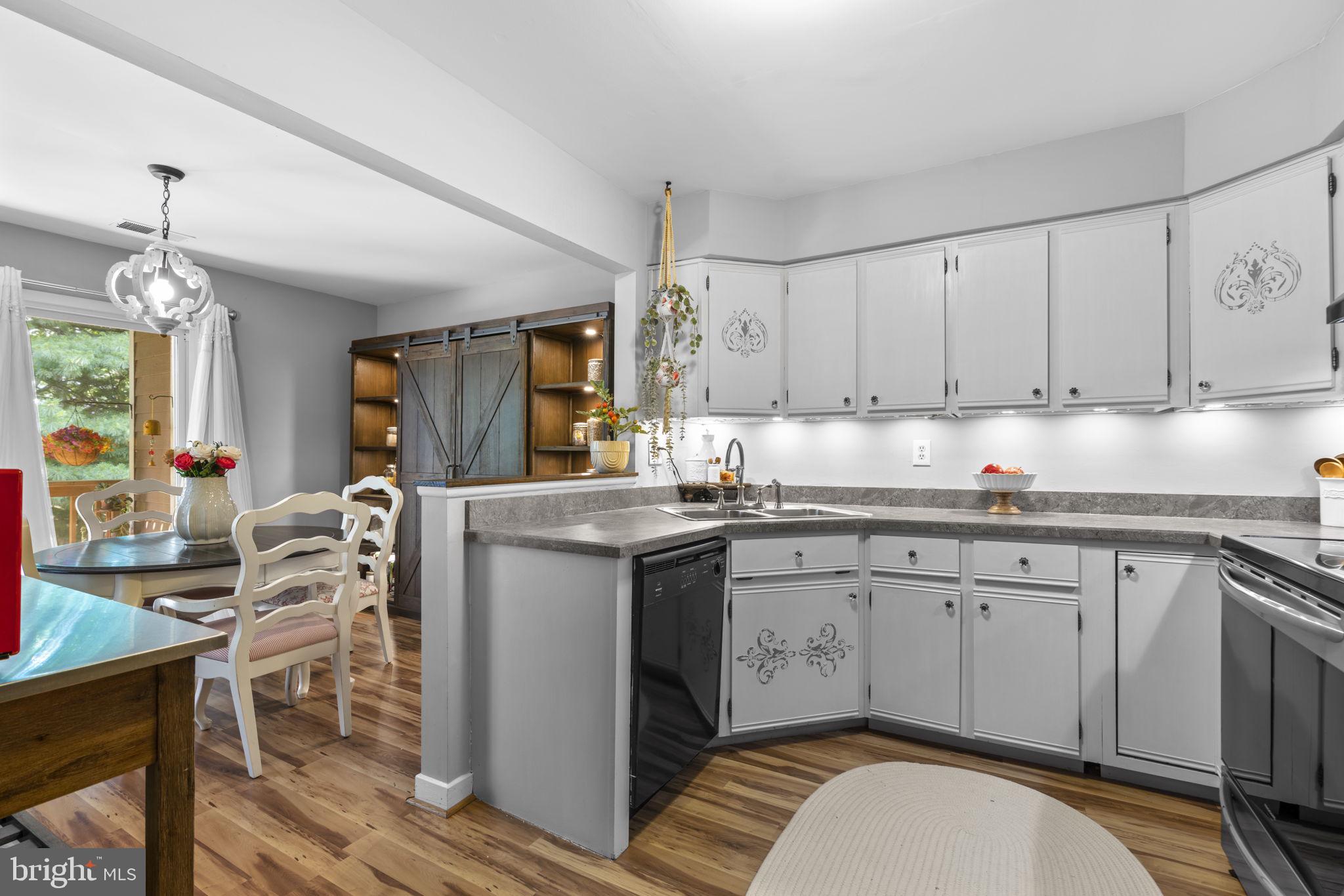9515 HICKORY LIMB 304