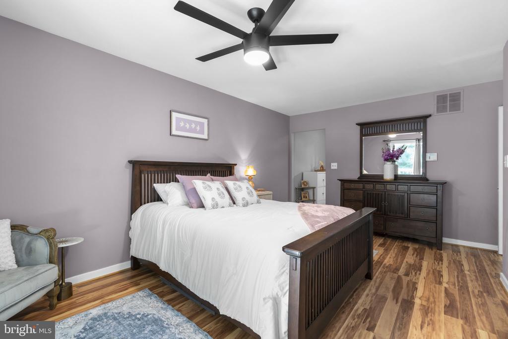 9515 HICKORY LIMB 304