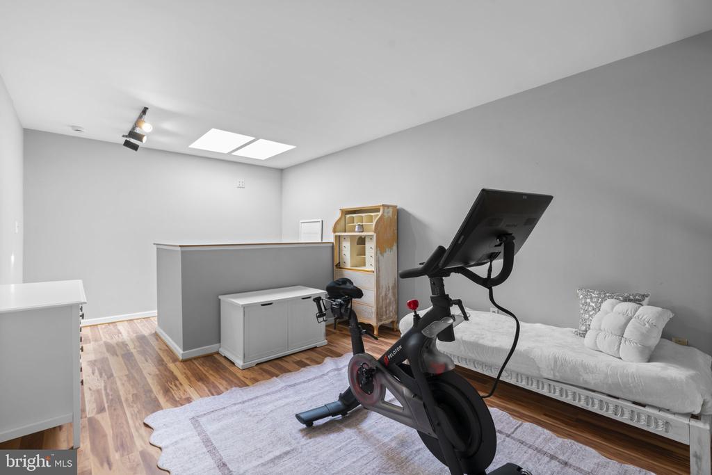 9515 HICKORY LIMB 304