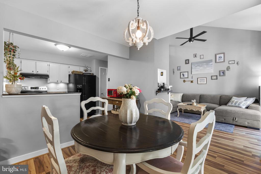 9515 HICKORY LIMB 304
