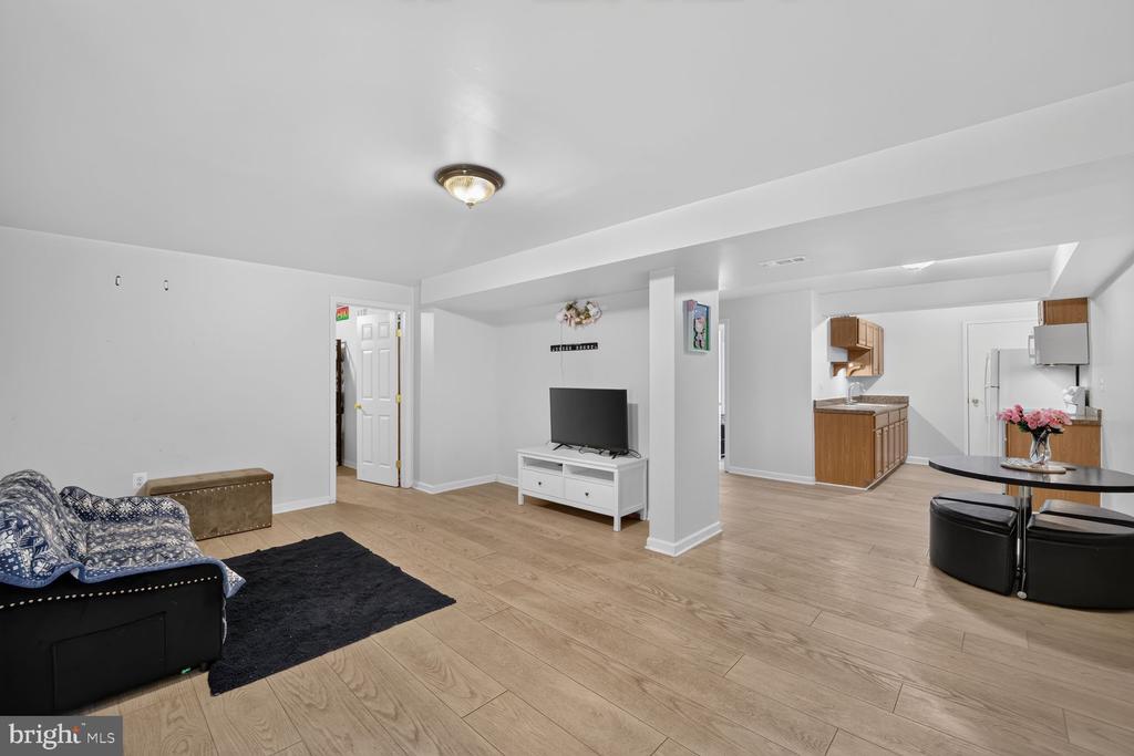 9957 GUILFORD ROAD