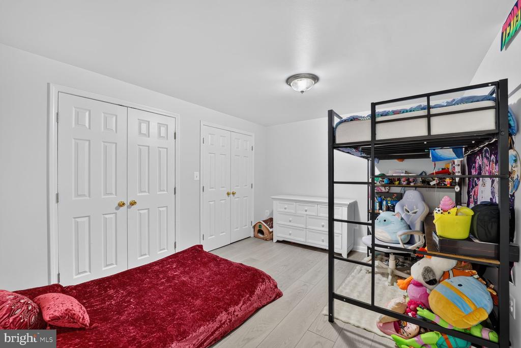 9957 GUILFORD ROAD