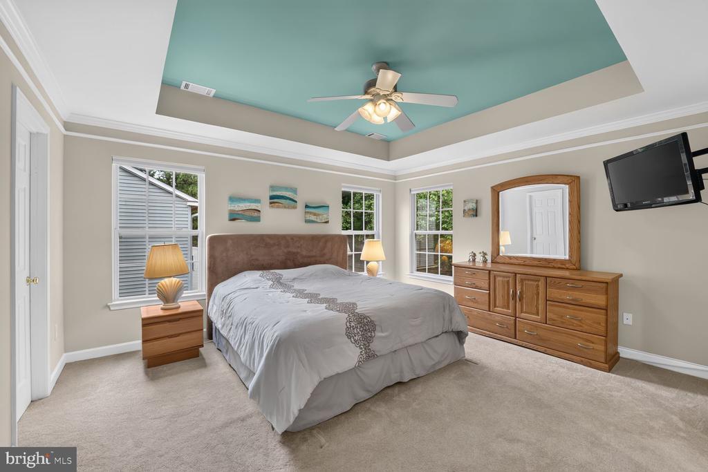 9957 GUILFORD ROAD